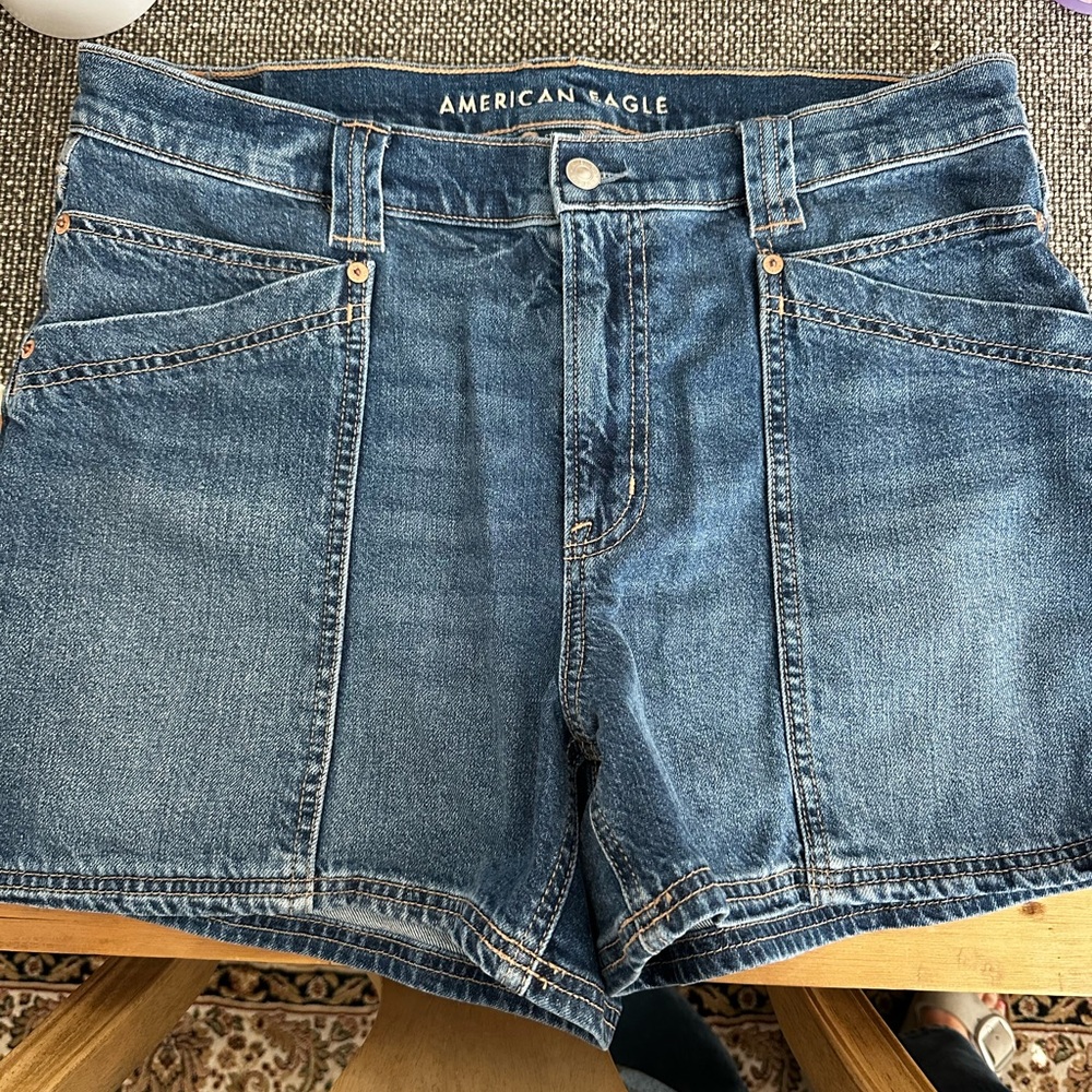 AE Women, size 14, Strigid Super High Waisted Relaxed Utility Denim Short